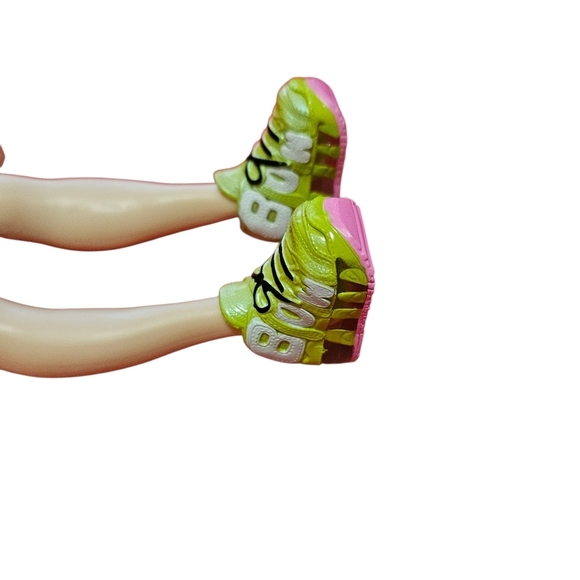 Rainbow High Hunter Fashion Doll Green Outfit Only 10" - Picture 4 of 11